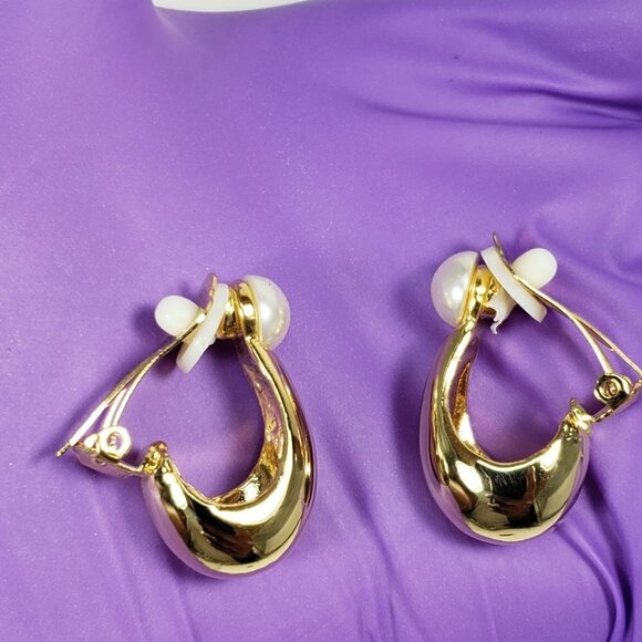 Polished Gold tone Hoop Design Clip-on Earrings - Stylish, Elegant Bold Jewelry - Picture 7 of 9